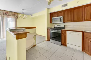 810 Swan Dr, Dyer, IN 46311 - Photo 7