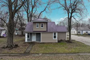 411 W Jefferson St, Winamac, IN 46996 - Photo 1