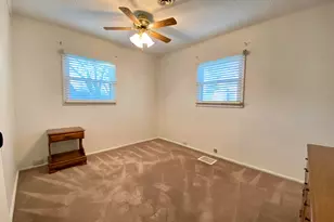 1601 Valparaiso St, Valparaiso, IN 46383 - Photo 11