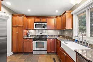 296 S 150 E, Valparaiso, IN 46383 - Photo 9