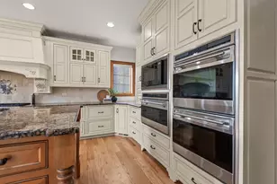 8955 Hillside Dr, Saint John, IN 46373 - Photo 11