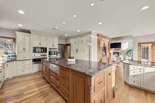 8955 Hillside Dr, Saint John, IN 46373 - Photo 9