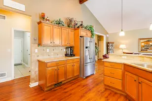 10055 Wisteria Ln, Saint John, IN 46373 - Photo 11