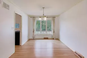 8800 Baring Ave, Munster, IN 46321 - Photo 7