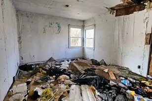 2208 Nichols Pl, Gary, IN 46407 - Photo 9