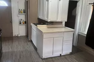 4633 W 11th Ave, Gary, IN 46406 - Photo 5