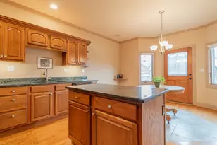 3702 Westbridge Dr, Valparaiso, IN 46383 - Photo 7