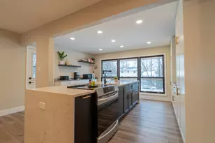 1324 Vivian Ln, Munster, IN 46321 - Photo 15