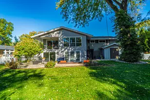 1324 Vivian Ln, Munster, IN 46321 - Photo 5