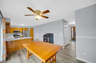 901 Robin Ct, Dyer, IN 46311 - Photo 7