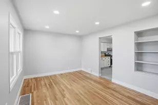 1101 Sycamore St, Crown Point, IN 46307 - Photo 7