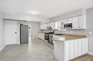 1101 Sycamore St, Crown Point, IN 46307 - Photo 13