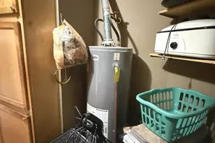 2639 E 9th Pl, Hobart, IN 46342 - Photo 9