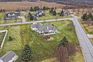 210 Windy Oak Dr, Hebron, IN 46341 - Photo 3