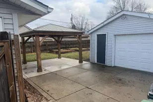 1337 W Cleveland Ave, Hobart, IN 46342 - Photo 17