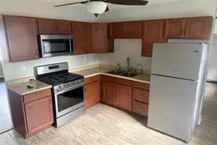 1337 W Cleveland Ave, Hobart, IN 46342 - Photo 3