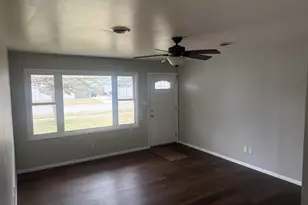 1337 W Cleveland Ave, Hobart, IN 46342 - Photo 5