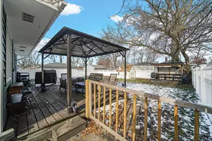 241 Lawndale Dr, Munster, IN 46321 - Photo 17