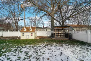 241 Lawndale Dr, Munster, IN 46321 - Photo 21