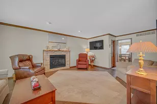 130 Wheatridge Rd, Valparaiso, IN 46385 - Photo 5