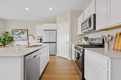 176 Cressmoor Boulevard, Hobart, IN 46342 - Photo 5