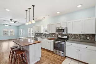 122 9th St SW, Demotte, IN 46310 - Photo 9