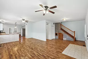 122 9th St SW, Demotte, IN 46310 - Photo 5