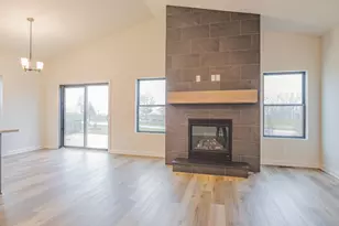 3004 Forestside Ln, Valparaiso, IN 46385 - Photo 9