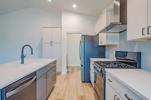 3004 Forestside Ln, Valparaiso, IN 46385 - Photo 13