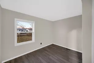 625 S Wells St, Gary, IN 46403 - Photo 15