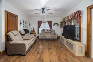 313 E Graham St, Kentland, IN 47951 - Photo 5