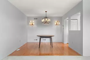 204 Barbara Jean Dr, Schererville, IN 46375 - Photo 9