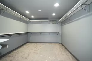 6092 Cleveland St, Merrillville, IN 46410 - Photo 29