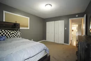 6092 Cleveland St, Merrillville, IN 46410 - Photo 13