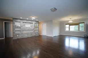 6092 Cleveland St, Merrillville, IN 46410 - Photo 3