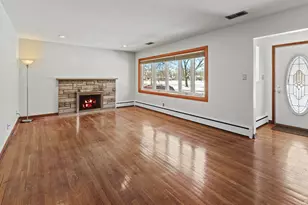 7223 Baring Pkwy, Hammond, IN 46324 - Photo 9