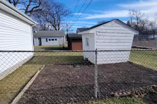 376 Briarwood Dr, Valparaiso, IN 46385 - Photo 25