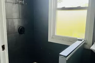 624 Jefferson St, Gary, IN 46402 - Photo 13