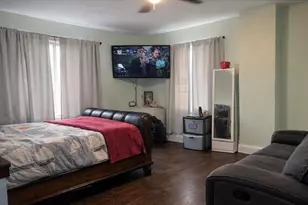 624 Jefferson St, Gary, IN 46402 - Photo 17