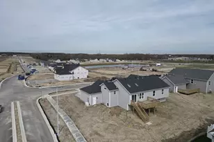 8246 Dylan Dr, Merrillville, IN 46410 - Photo 3