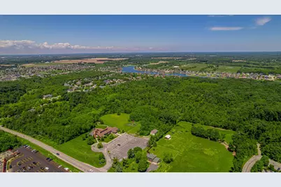 8910 E 109th Avenue, Crown Point, IN 46307 - Photo 3