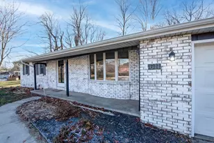 611 Bayberry Ct, Valparaiso, IN 46385 - Photo 3