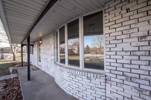 611 Bayberry Ct, Valparaiso, IN 46385 - Photo 5