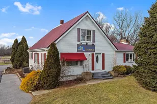 1114 S Halleck St, Demotte, IN 46310 - Photo 1