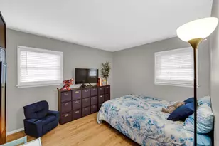 342 Hawthorne Dr, Michigan City, IN 46360 - Photo 9