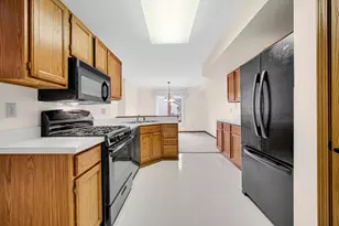 633 W 94th Ct, Crown Point, IN 46307 - Photo 11