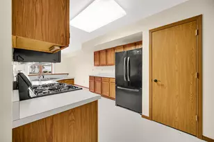 633 W 94th Ct, Crown Point, IN 46307 - Photo 13