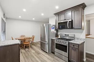 715 Cheyenne Dr, Lowell, IN 46356 - Photo 3