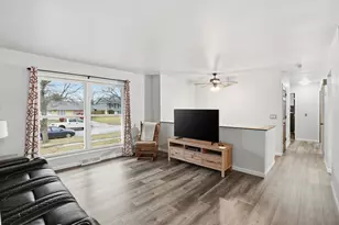 715 Cheyenne Dr, Lowell, IN 46356 - Photo 7