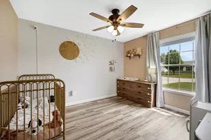 566 Fox Burrow Ct, Valparaiso, IN 46385 - Photo 17